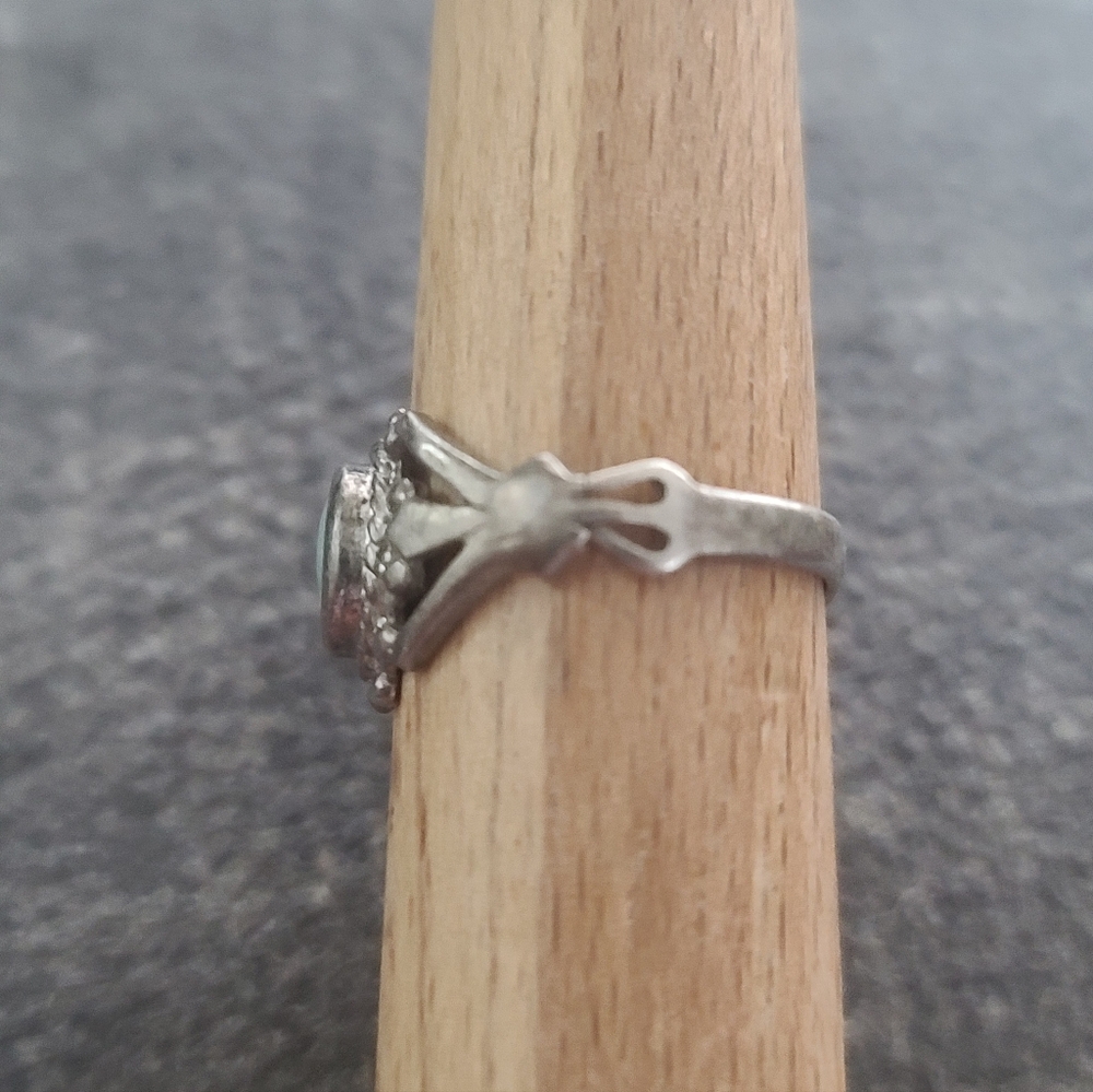 Sterling Silver Ring with Turquoise Blue Stone Size 9 - Picture 4 of 8